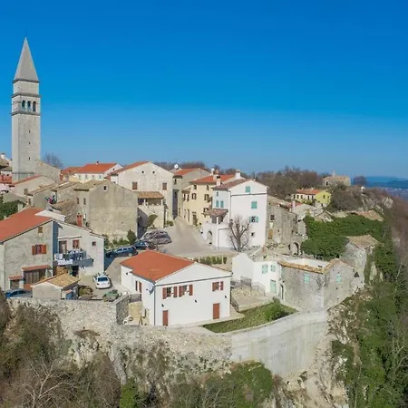 Petina Pensión 3*