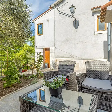 Guest house Petina